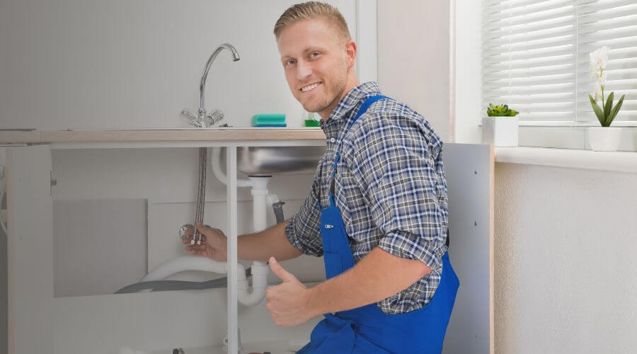 Expert burst pipe repair services in Kincaid, IL